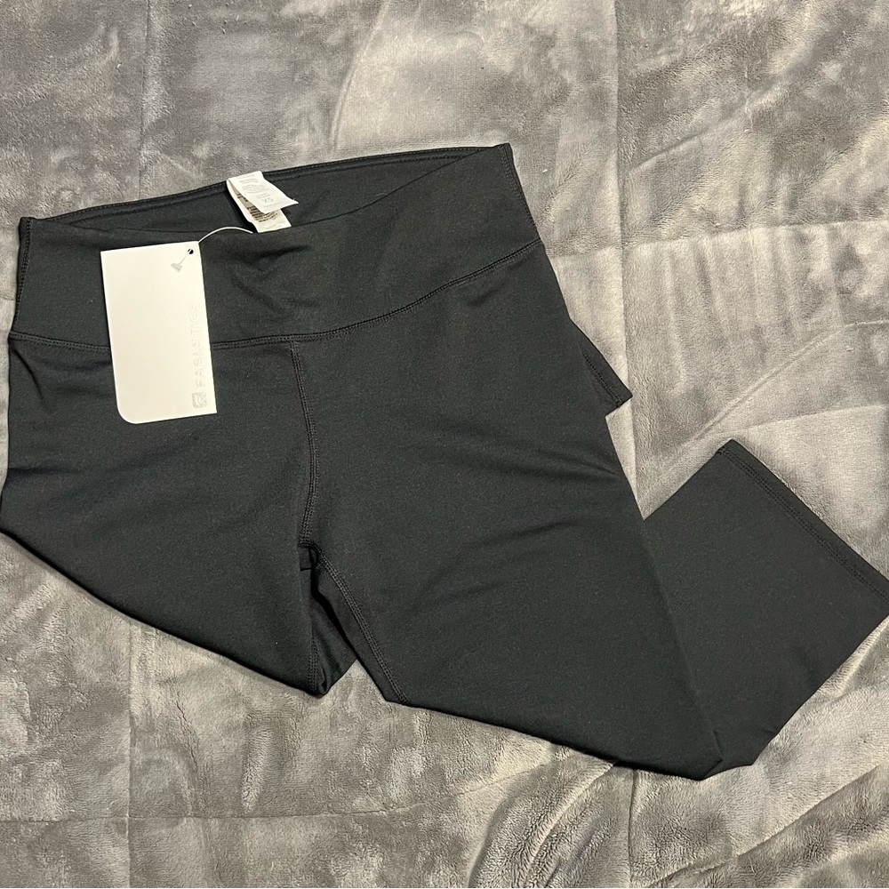 Fabletics Capri Leggings. NWT.